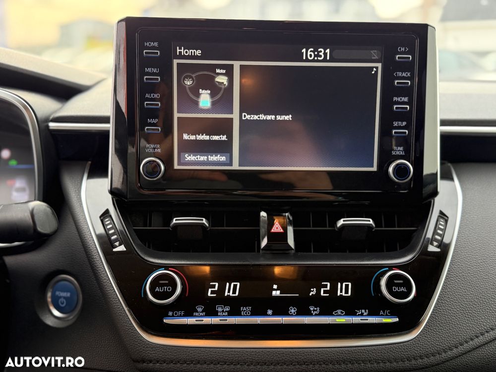 Toyota Corolla 1.8 HSD Business - 11