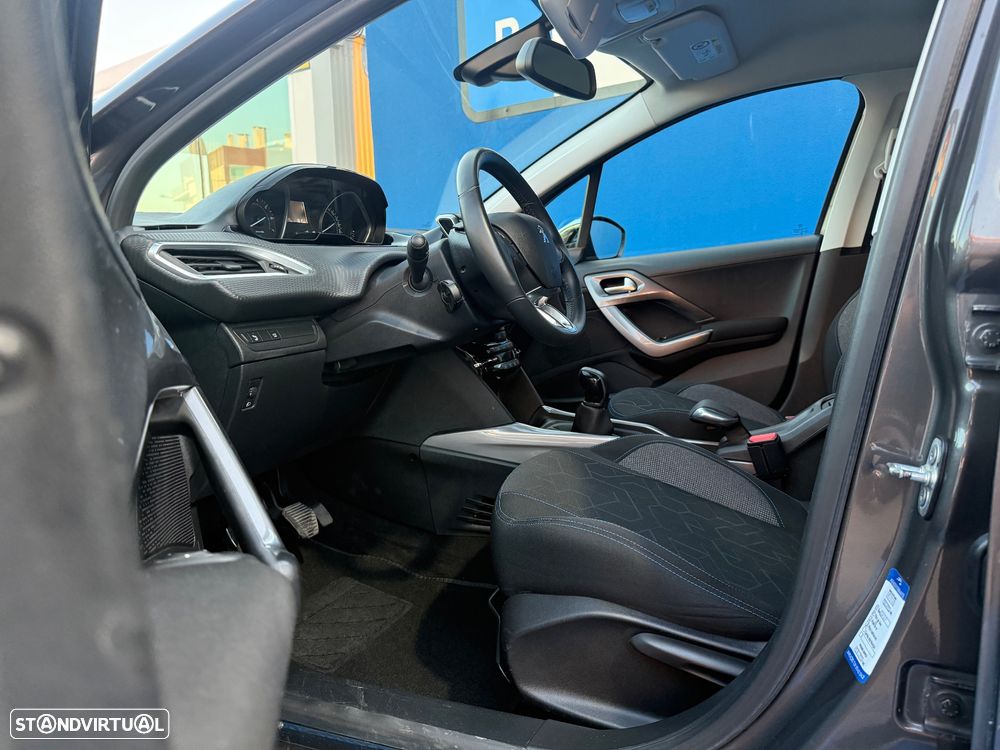 Peugeot 2008 1.2 PureTech Style - 4
