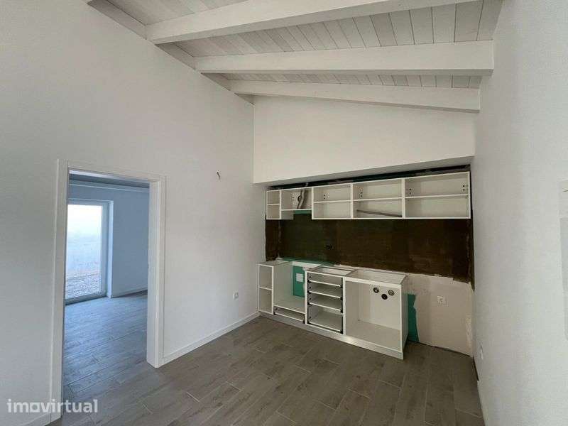 T2 em Taipa totalmente remodelado - Portas Transval - Odemira - Grande imagem: 3/6