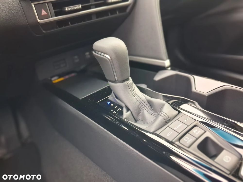 Toyota Camry 2.5 Hybrid Dynamic Force Comfort e-CVT - 23