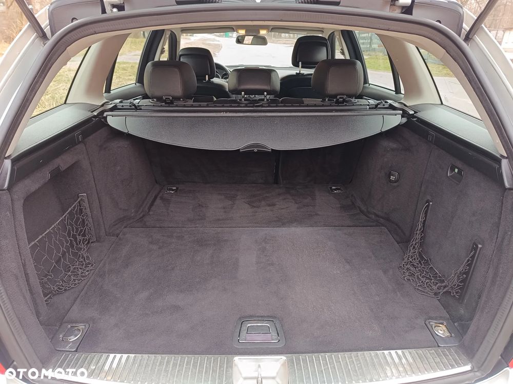 Mercedes-Benz Klasa C 250 CGI Automatik BlueEFFICIENCY Avantgarde - 29