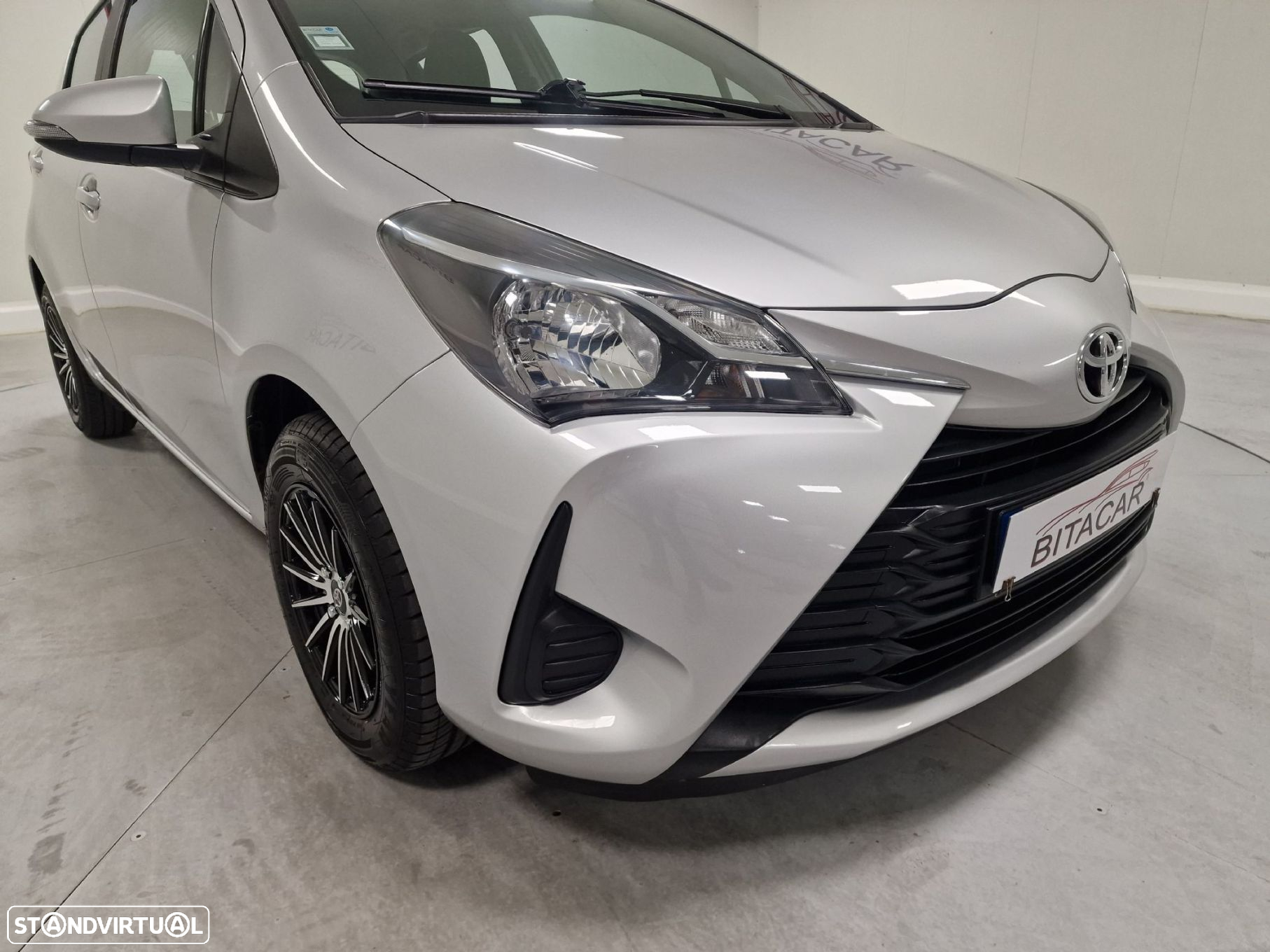 Toyota Yaris - 10