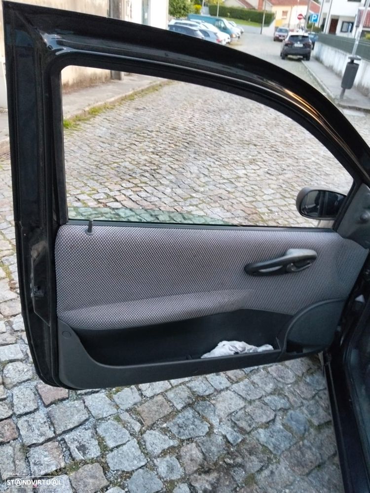 Fiat Punto 1.9 JTD HLX - 3