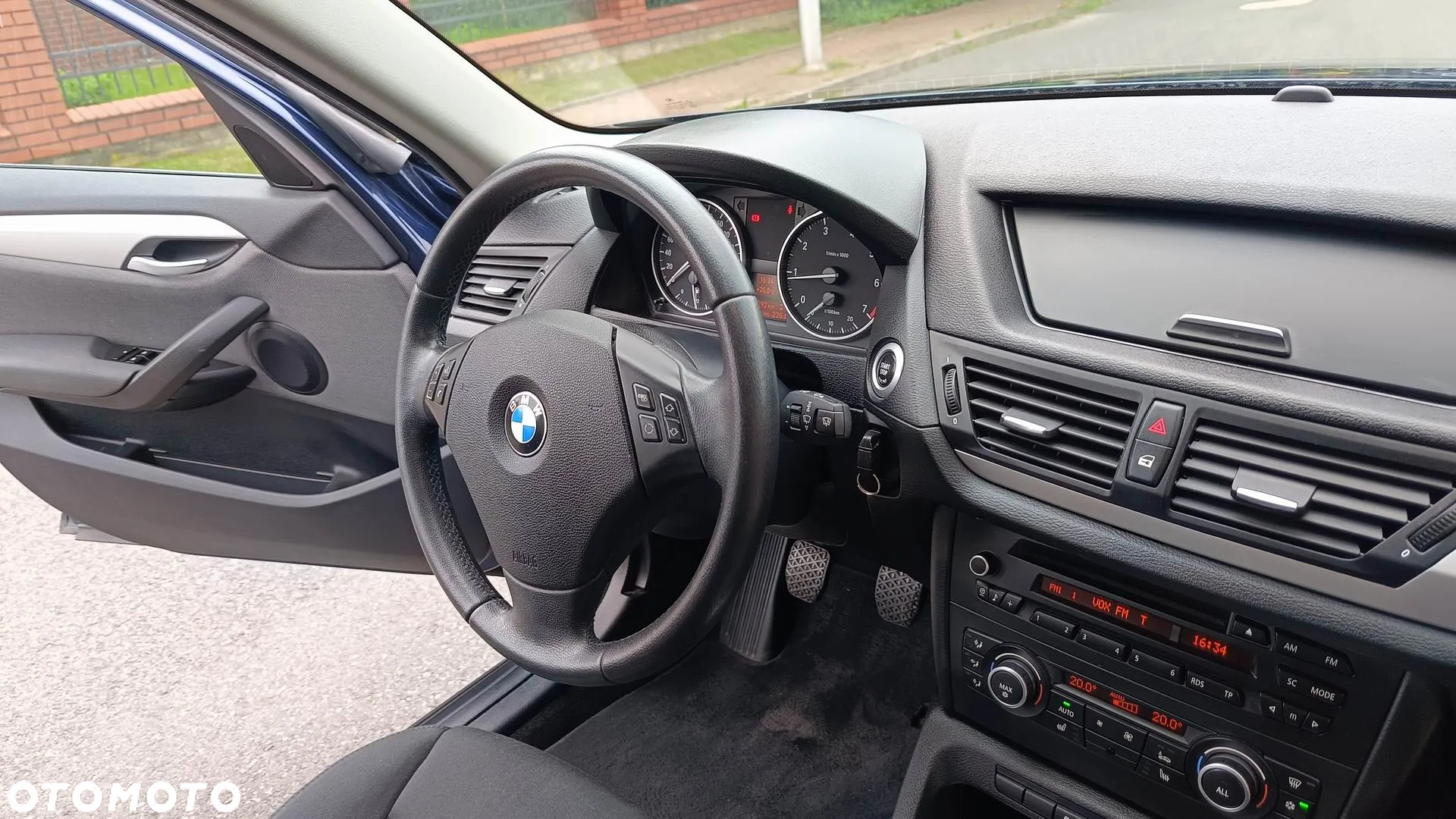 BMW X1 xDrive20i Sport Line - 25