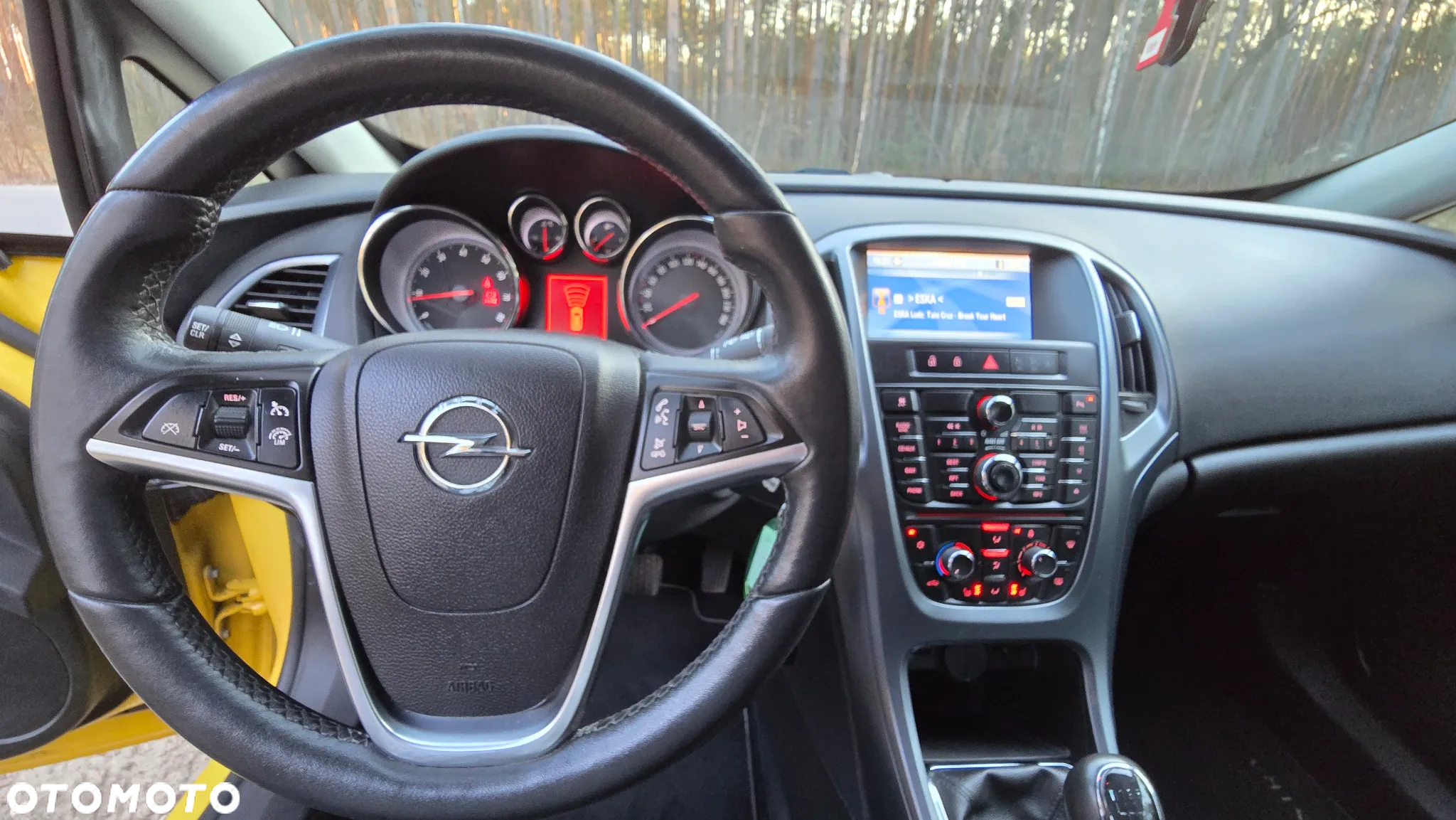 Opel Astra IV GTC 1.6 T Sport - 4