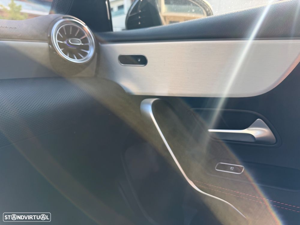 Mercedes-Benz A 250 Limousine e AMG Line - 5
