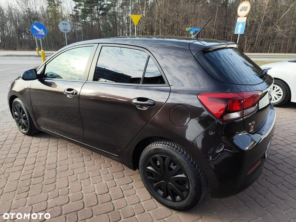 Kia Rio - 8