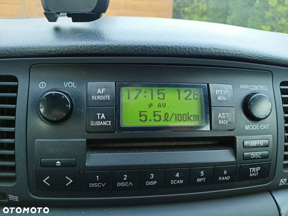 Toyota Corolla 2.0 D-4D Sol - 32