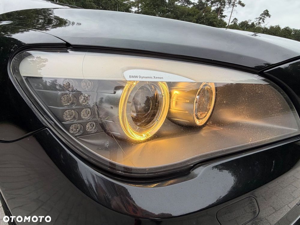 BMW Seria 7 730d - 32