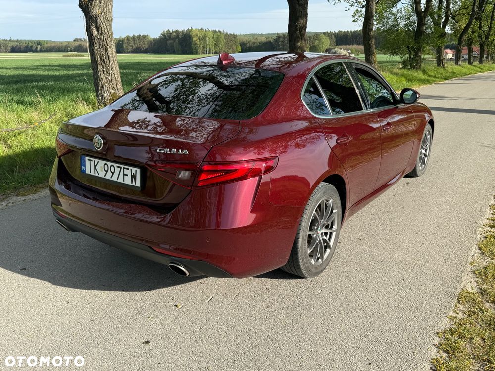Alfa Romeo Giulia 2.0 Turbo 16V AT8-Q4 Ti - 8