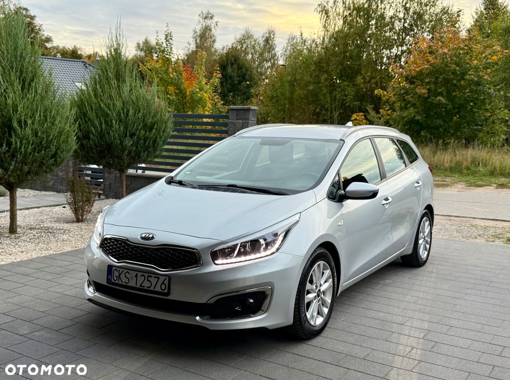 Kia Ceed 1.6 GDI ISG Vision - 32