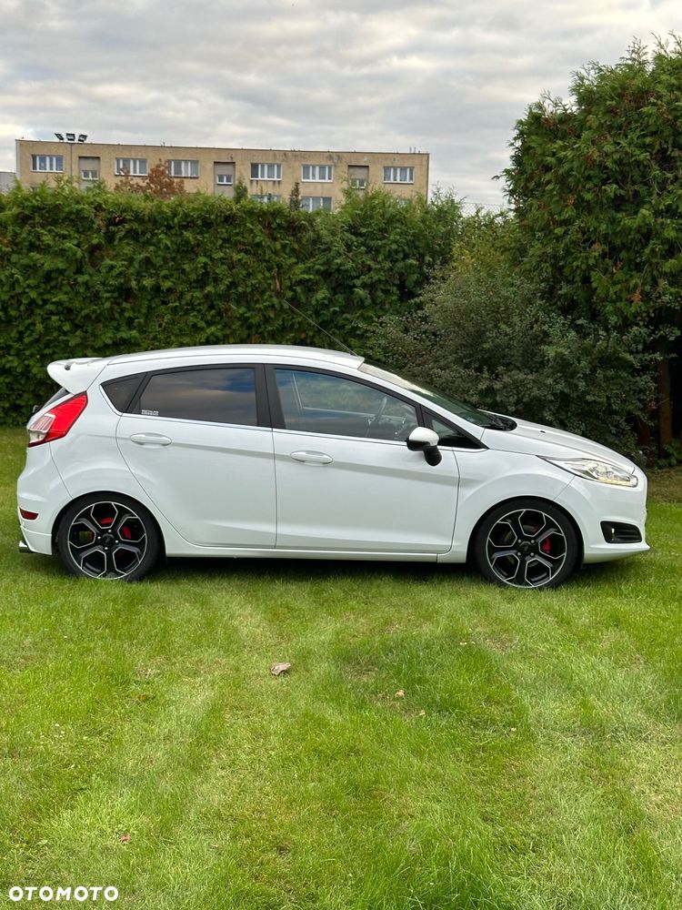 Ford Fiesta 1.0 EcoBoost Titanium - 4
