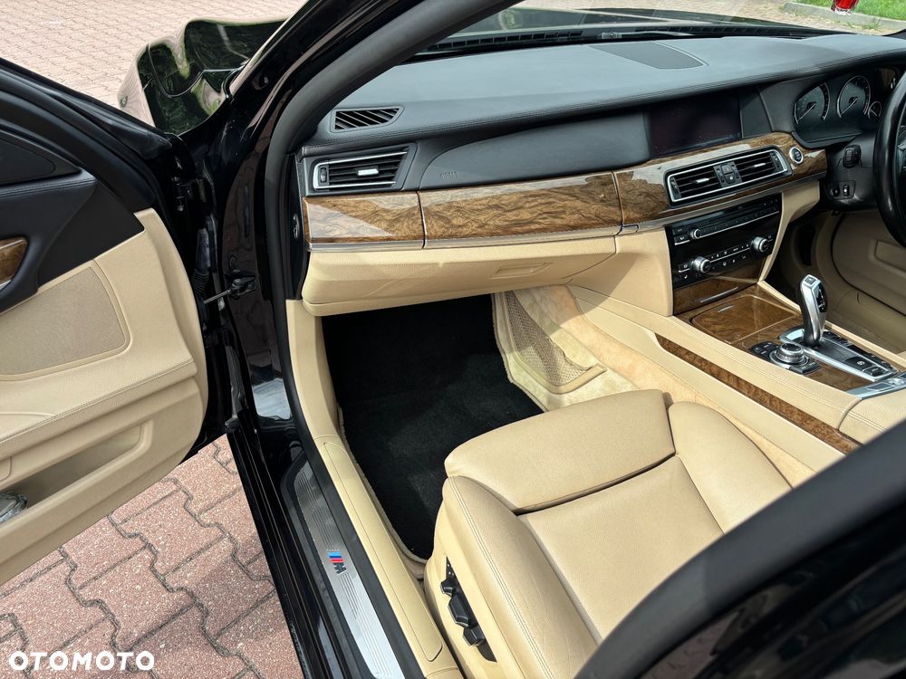 BMW Seria 7 740d - 18