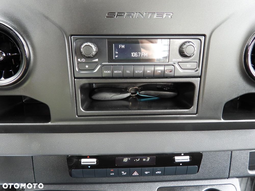 Mercedes-Benz SPRINTER 315 SKRZYNIA 8 PALET TEMPOMAT KLIMATYZACJA  150KM - 35