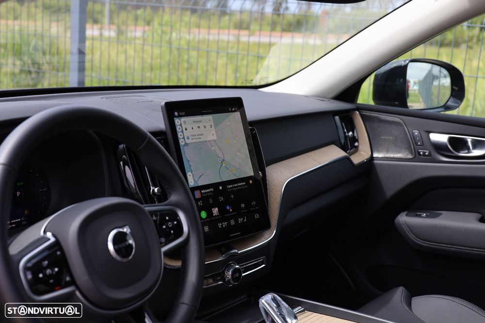 Volvo XC 60 2.0 T6 PHEV Plus Dark AWD - 16