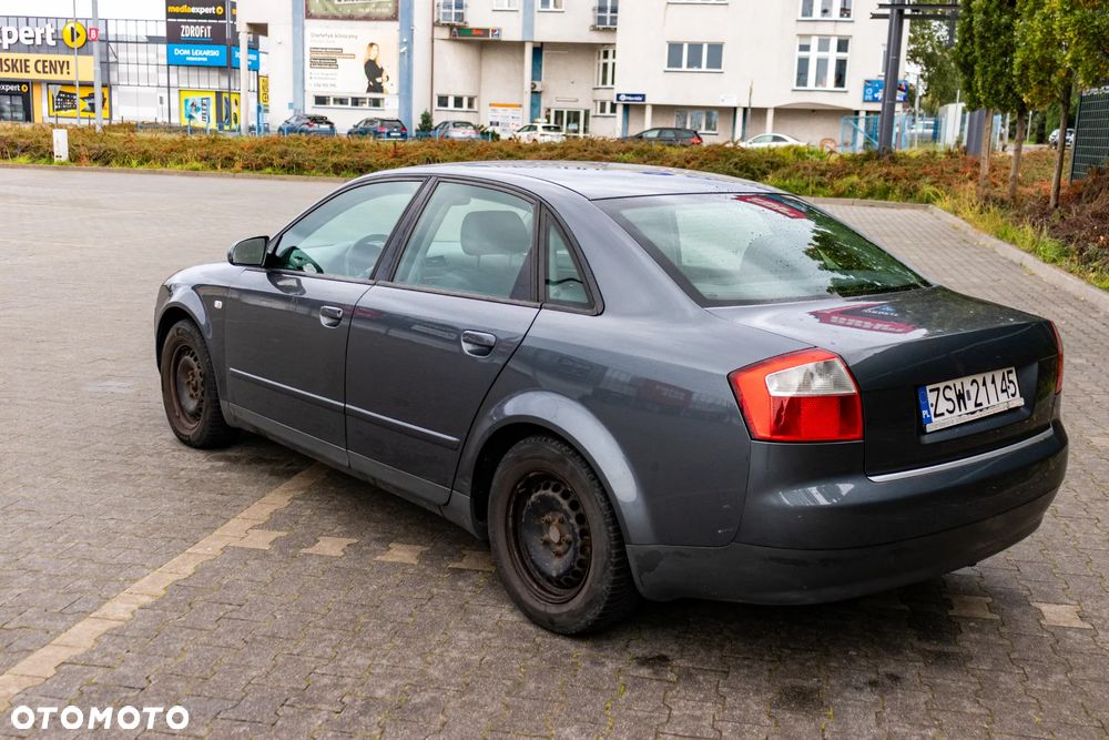 Audi A4 Limousine - 3