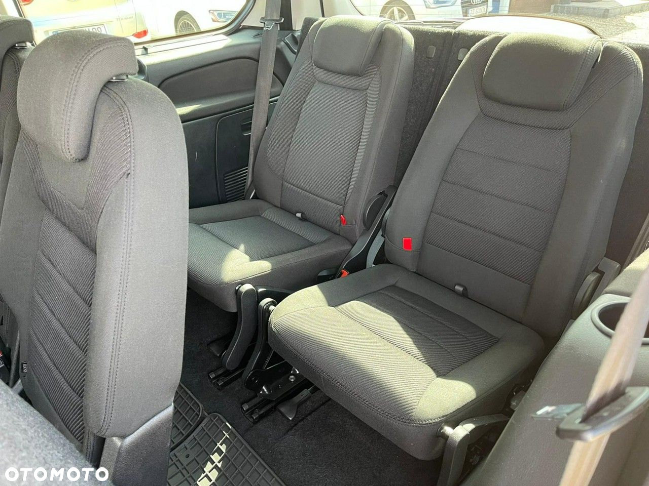 Ford Galaxy - 25