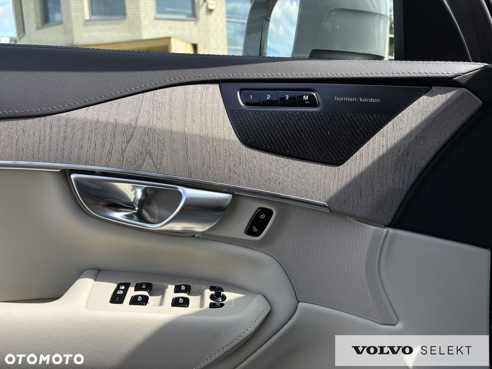 Volvo XC 90 - 25