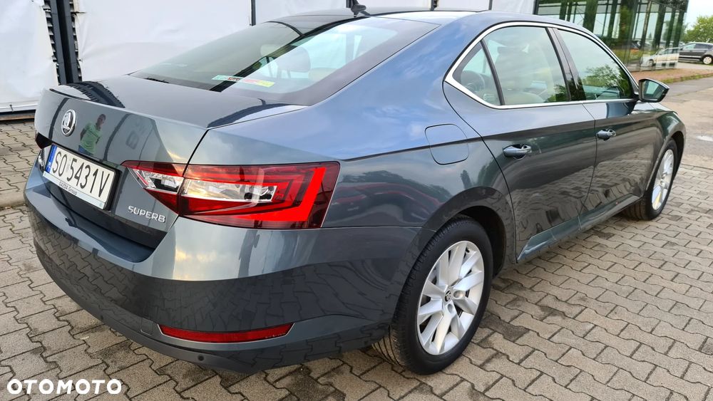 Skoda Superb 2.0 TDI Style DSG - 5