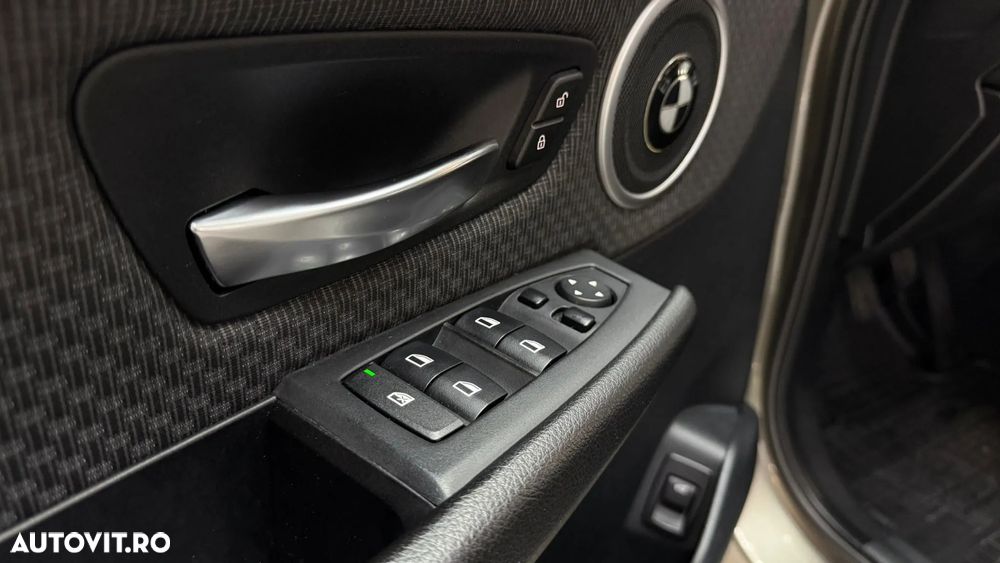 BMW Seria 2 218d - 27