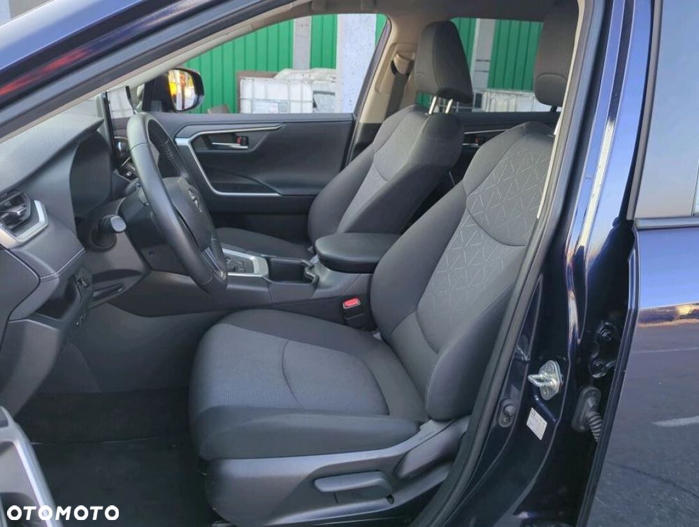 Toyota RAV4 - 6