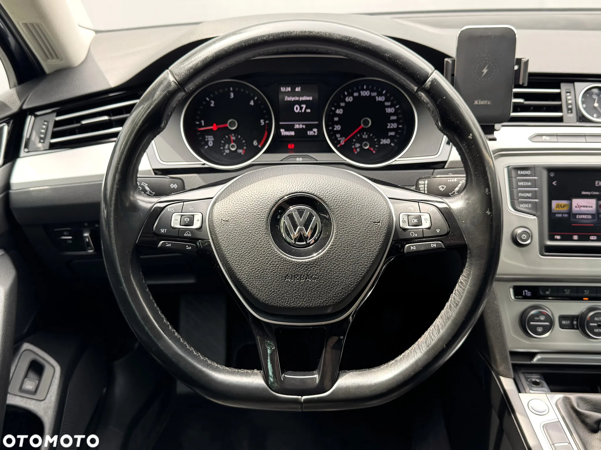 Volkswagen Passat 2.0 TDI BMT Comfortline - 11
