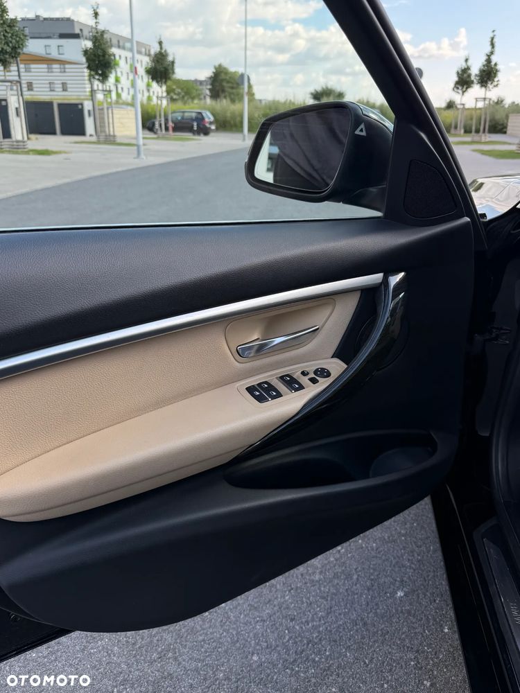 BMW Seria 3 330i Sport Line - 20