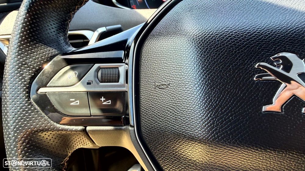 Peugeot 3008 1.5 BlueHDi GT Line EAT8 - 24