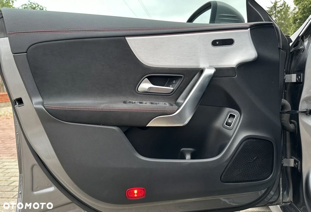 Mercedes-Benz CLA 200 AMG Line 7G-DCT - 11