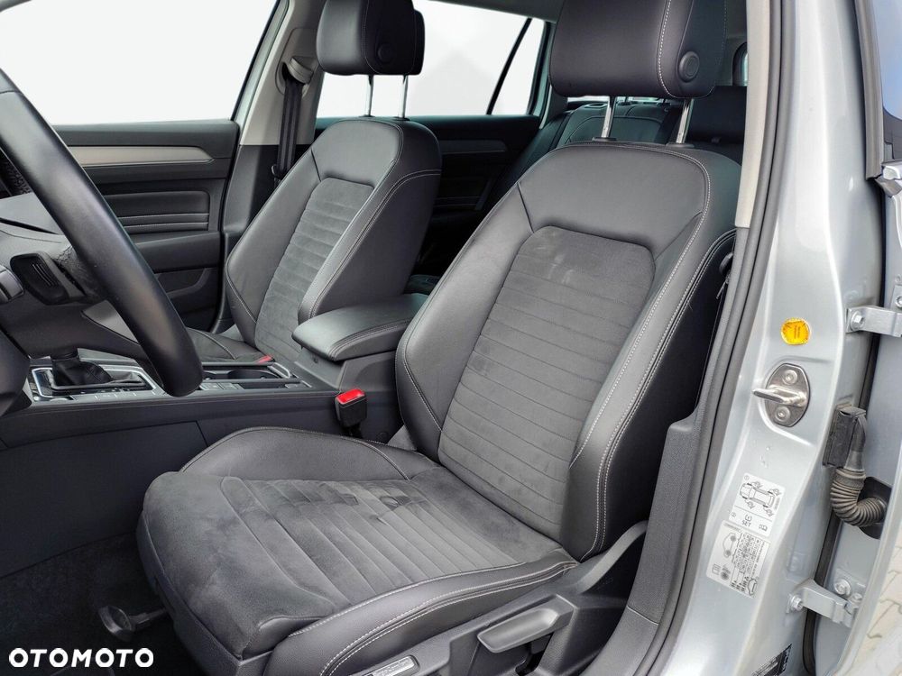 Volkswagen Passat Variant 2.0 TDI Elegance DSG - 11