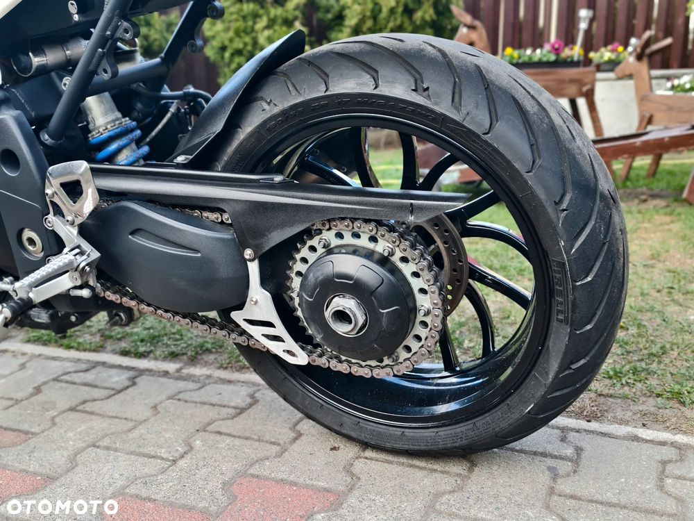 Triumph Speed Triple - 18