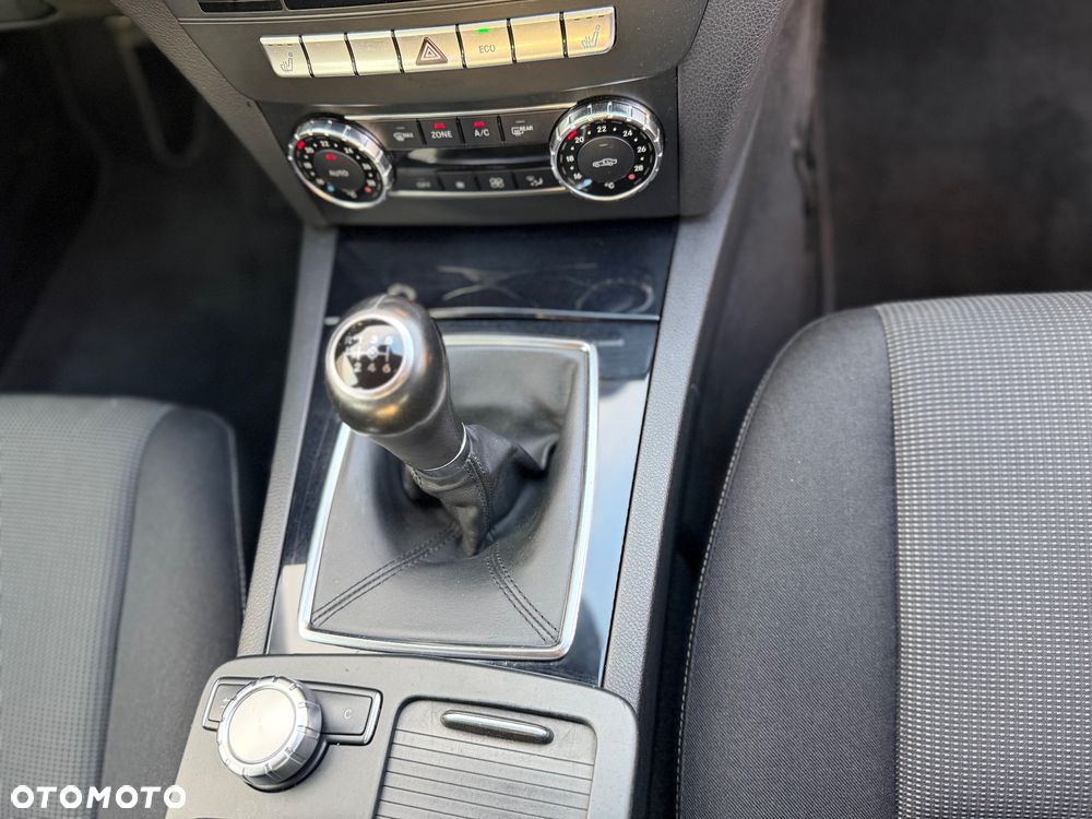 Mercedes-Benz Klasa C 200 (BlueEFFICIENCY) - 35