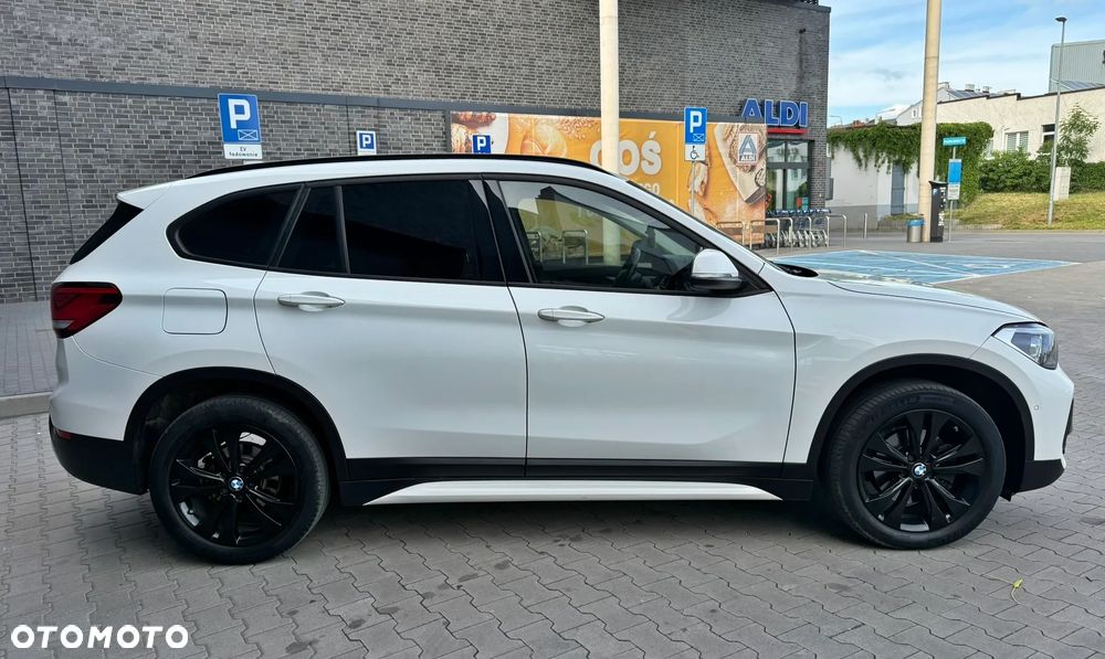 BMW X1 sDrive18i Sport Line - 8
