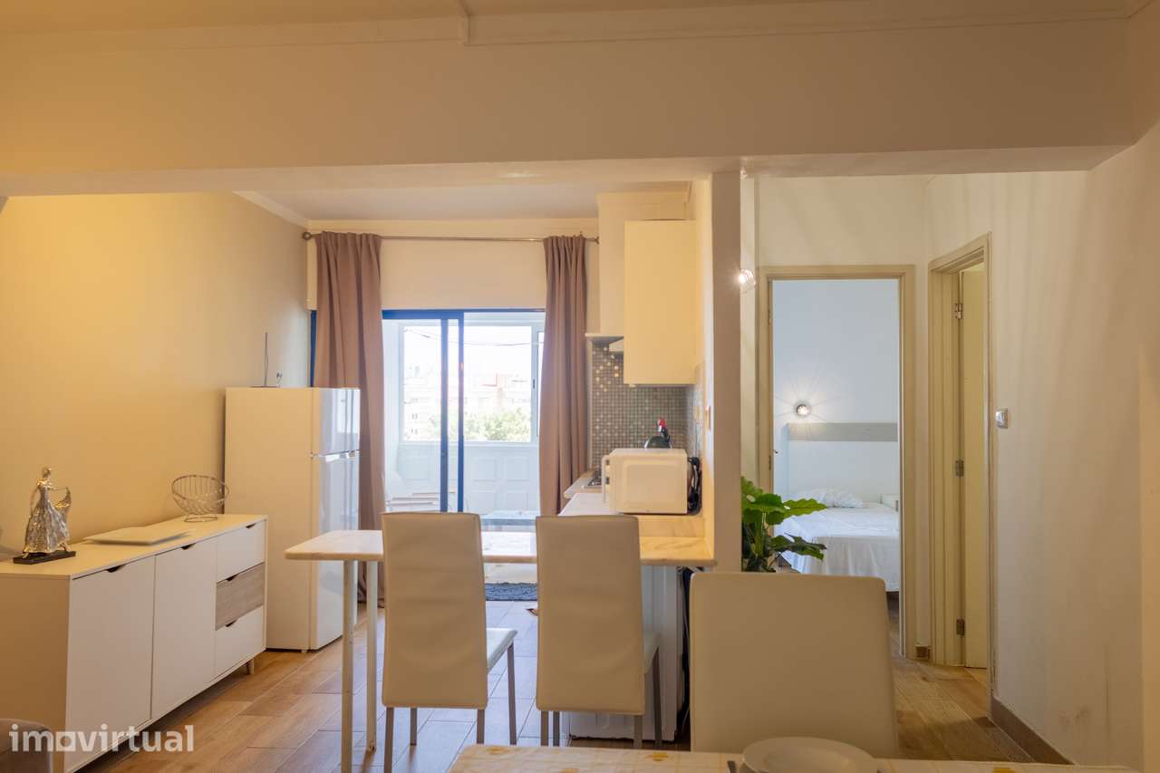 Apartamento T1 completamente Remodelado na Praia da Rocha! - Grande imagem: 2/27