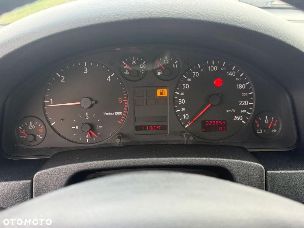 Audi A6 Limousine 2.5 TDI - 10