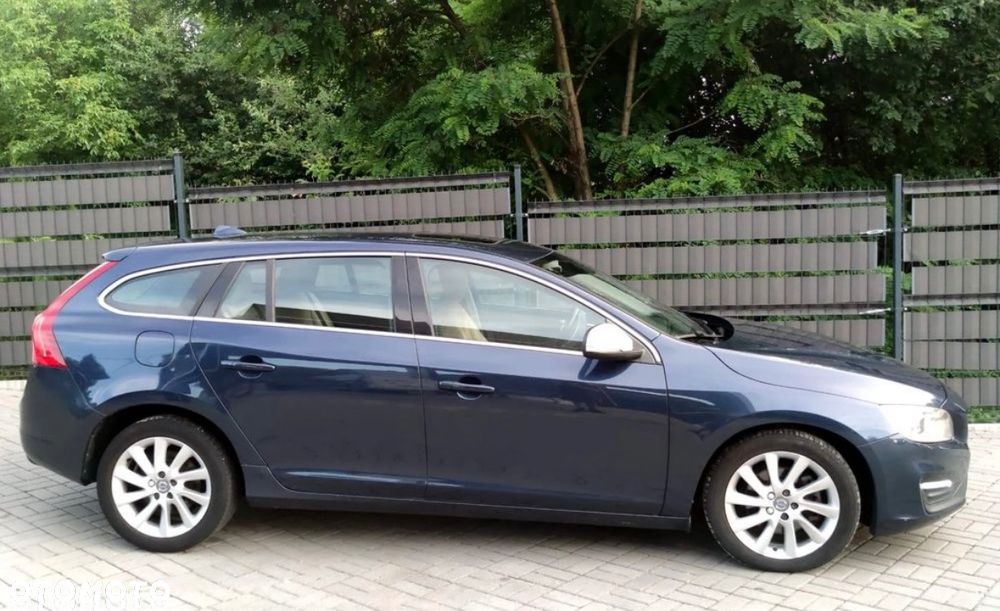 Volvo V60 D4 Momentum - 8
