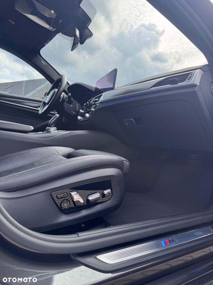 BMW Seria 5 530d xDrive mHEV M Sport sport - 26