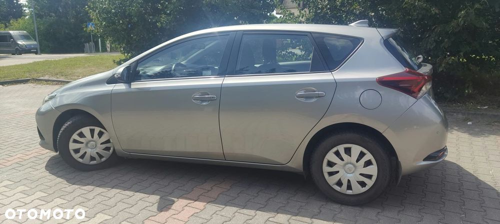 Toyota Auris - 8