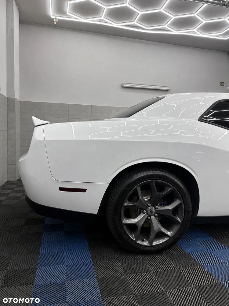 Dodge Challenger Automatik SXT Plus - 3