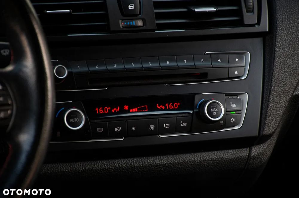 BMW Seria 1 120d Sport Line - 36