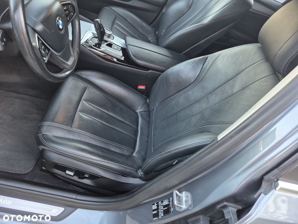 BMW Seria 5 520d Sport - 10