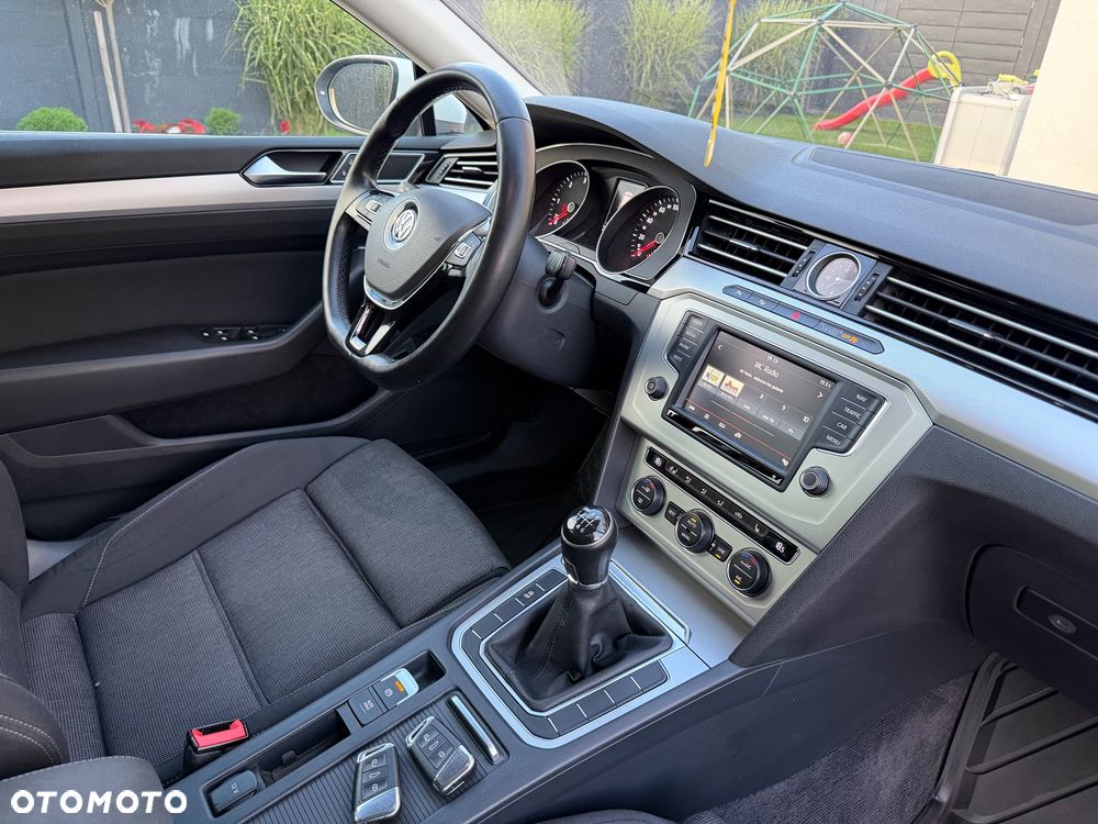 Volkswagen Passat 1.6 TDI (BlueMotion Technology) Comfortline - 37