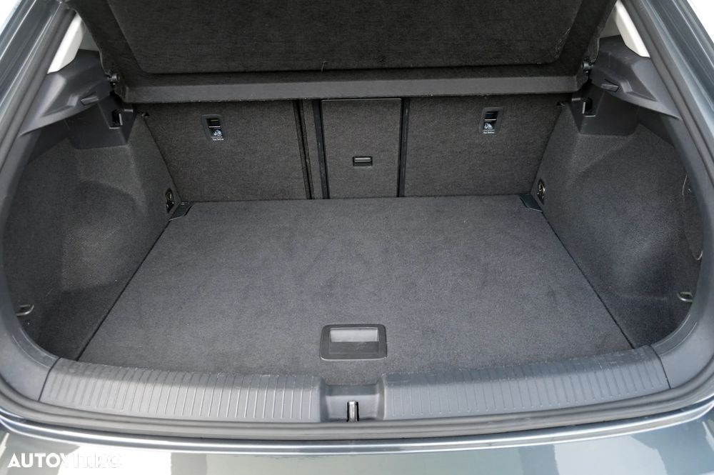 Volkswagen T-Roc - 23