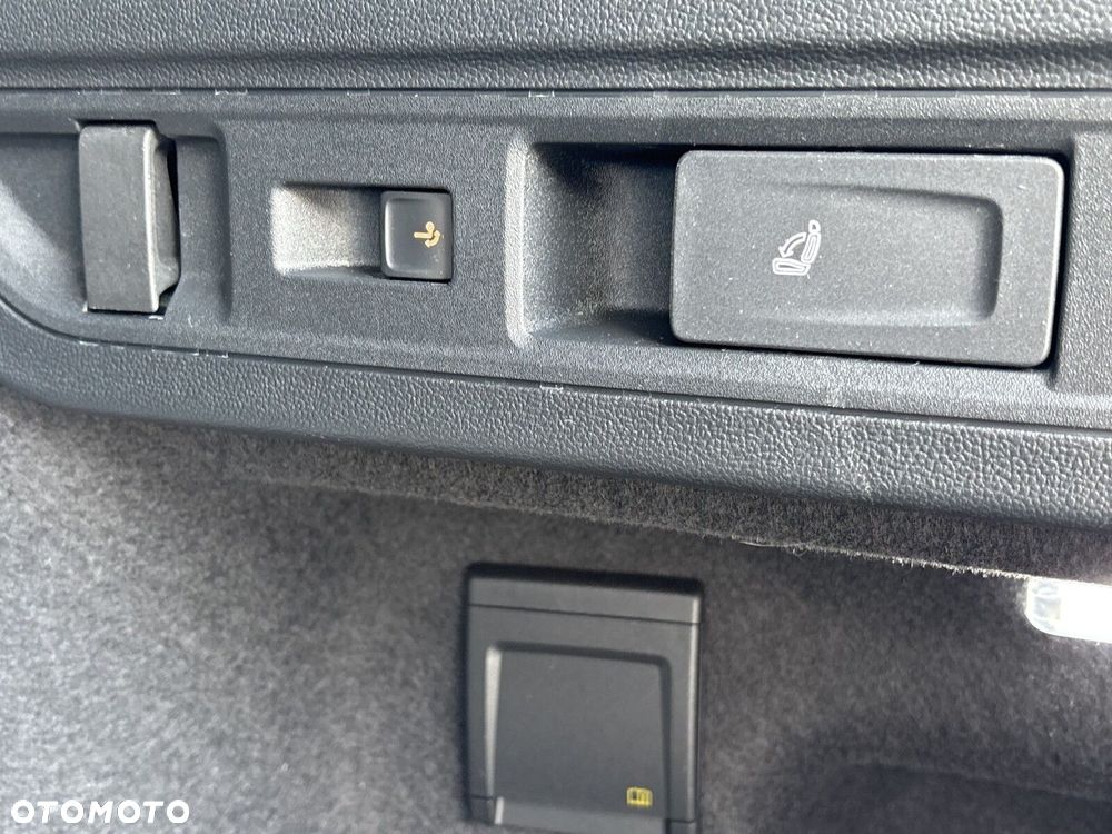 Volkswagen Passat - 38