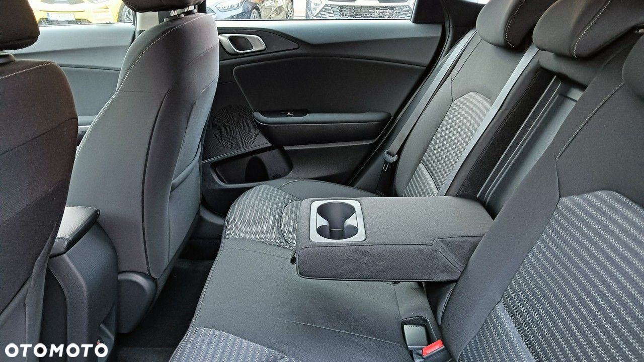 Kia Ceed - 21