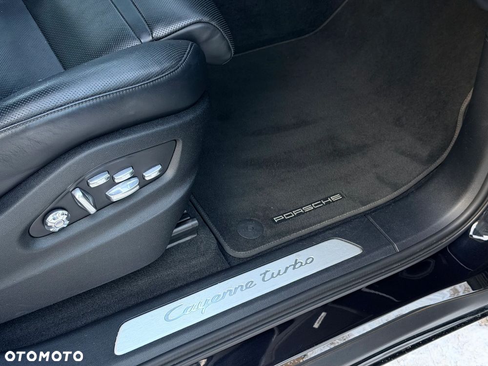 Porsche Cayenne - 23