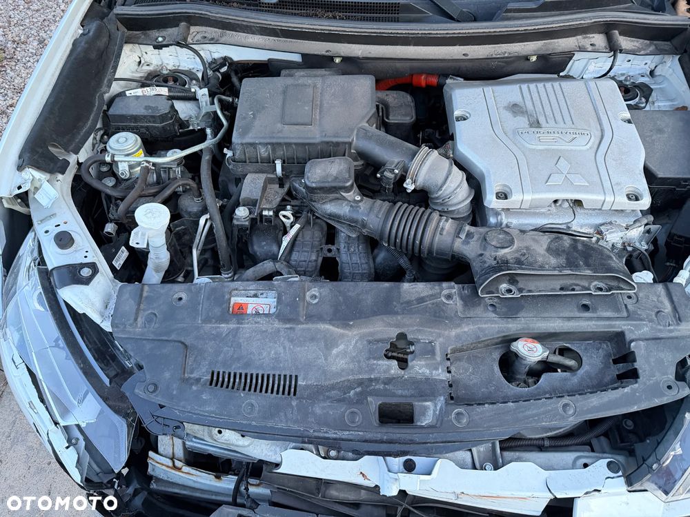 Mitsubishi Outlander Intense + - 31