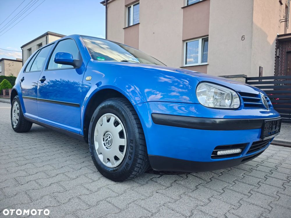 Volkswagen Golf - 37