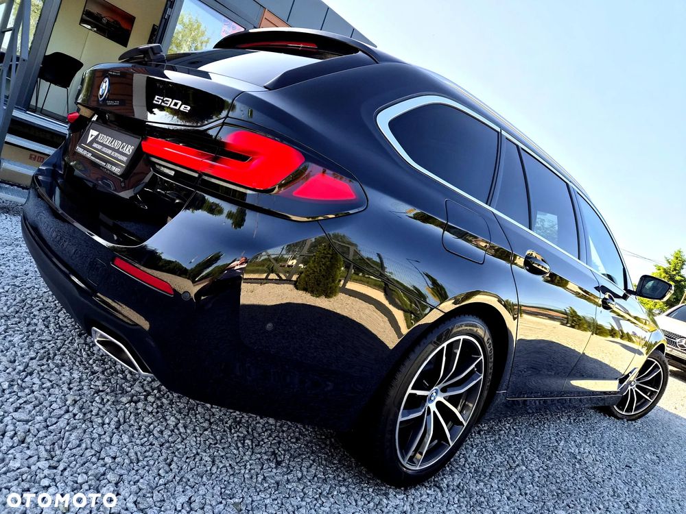 BMW Seria 5 530e xDrive - 34