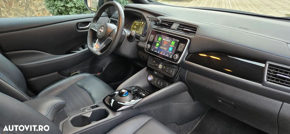 Nissan LEAF N-Connecta - 9